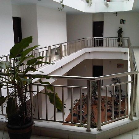 Hotel Lucky Inn Manado Eksteriør billede
