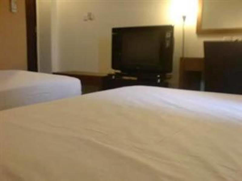 Hotel Lucky Inn Manado Eksteriør billede